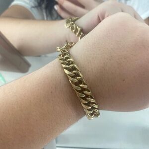 Chunky Gold bracelet